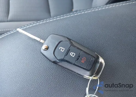 2020 Ford Escape S z USA, uszkodzony, nr VIN 1FMCU0F61LUB57932